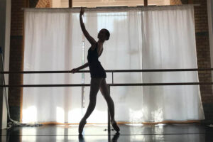 Na czubkach palców, by dosięgnąć marzeń!